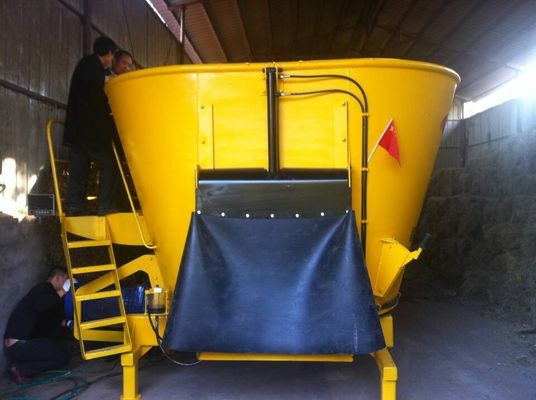 Misturador vertical pequeno do AMANHÃ da exploração agrícola de leiteria 4m Cub para carneiros