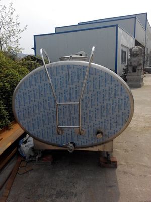 Refrigerador de aço inoxidável do leite da resistência de corrosão 8000L com material do produto comestível